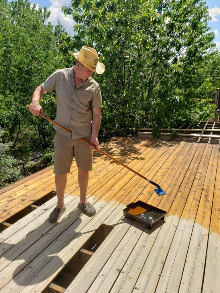 staining-deck-for-protection-against-wear