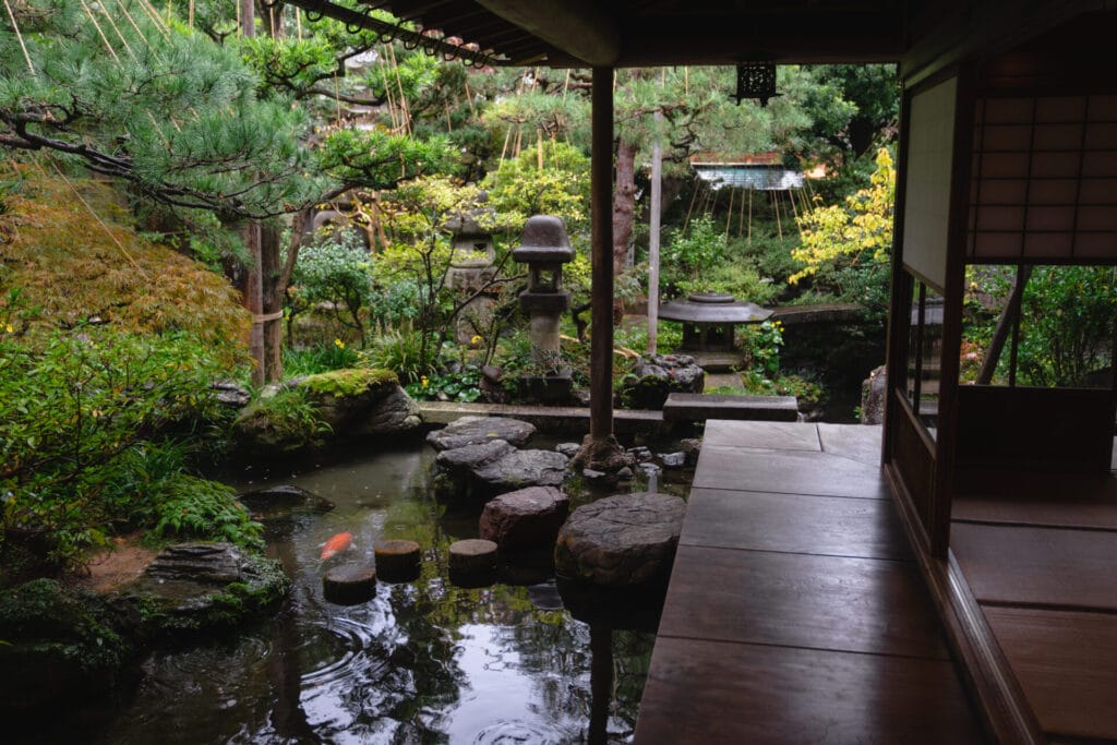 shoji-screens-japanese-gardens