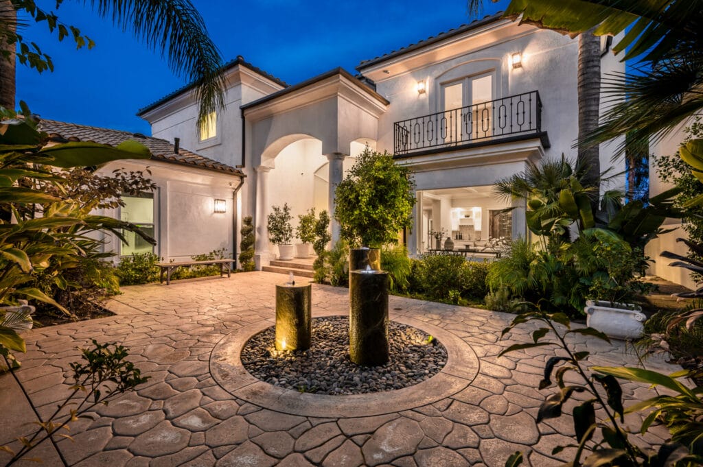 front-yard-water-feature