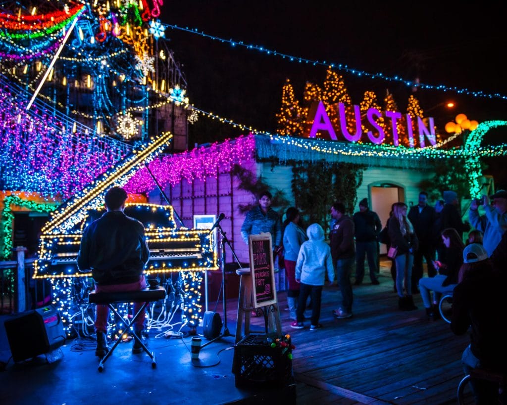 Scheduling a Christmas Lights Rental Installation in Austin, Texas