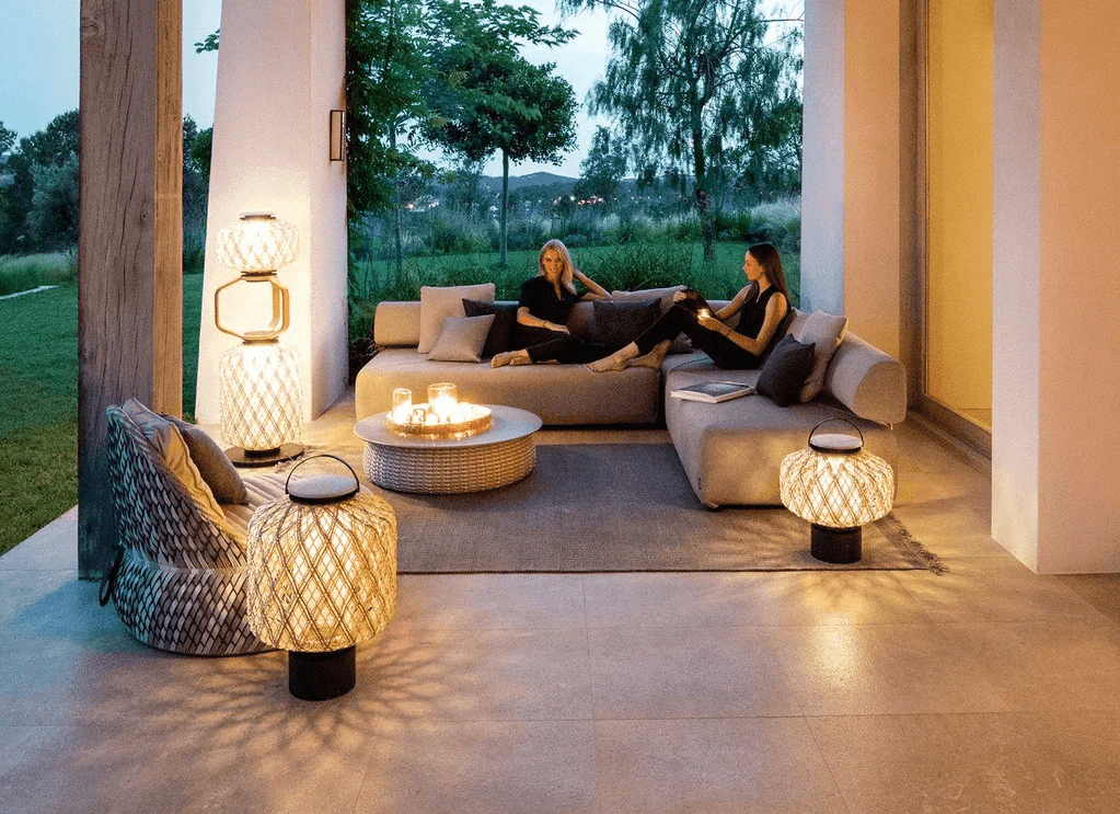 creating mood with outdoor lighting 556284